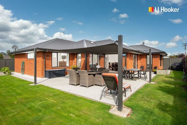 Photo of property in 12 Centre Street, Mosgiel, 9024