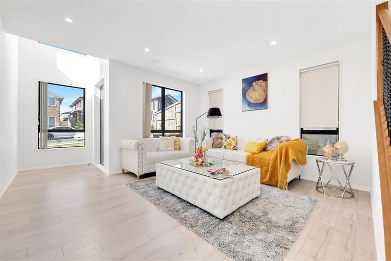 Photo of property in 35 Tinaku Road, Flat Bush, Auckland, 2019