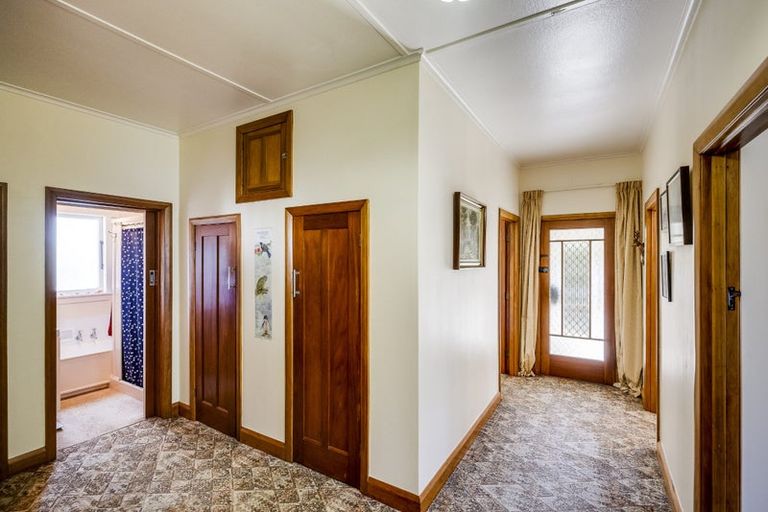 Photo of property in 4 Logan Avenue, Marewa, Napier, 4110