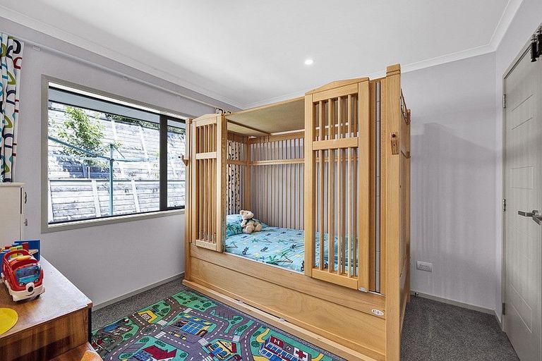 Photo of property in 2 Pipitea Place, Whalers Gate, New Plymouth, 4310