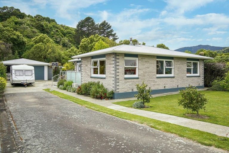 Photo of property in 18 Cawthron Crescent, Annesbrook, Nelson, 7011