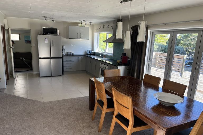 Photo of property in 10 Twilight Bay, Omaha, 0986