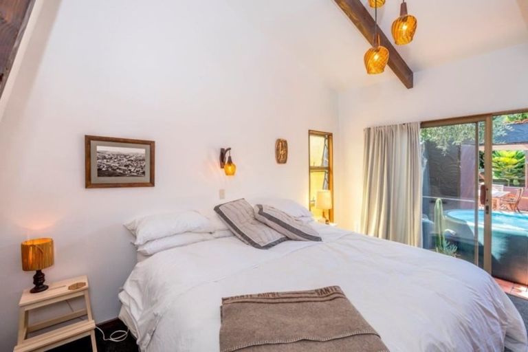 Photo of property in 86 Field Way, Waikanae Beach, Waikanae, 5036