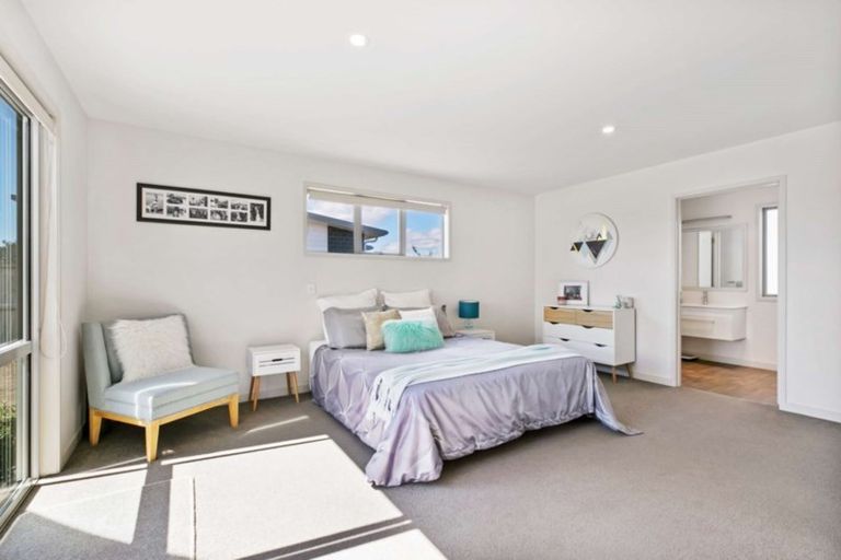 Photo of property in 15 Coutts Street, Papamoa Beach, Papamoa, 3118