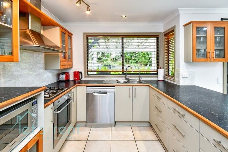 Photo of property in 62 Mt Lebanon Crescent, The Gardens, Auckland, 2105