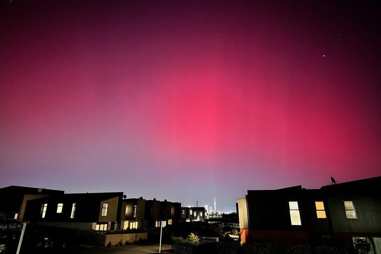 Photo of property in 2 Nga Tutu Place, Belmont, Auckland, 0622