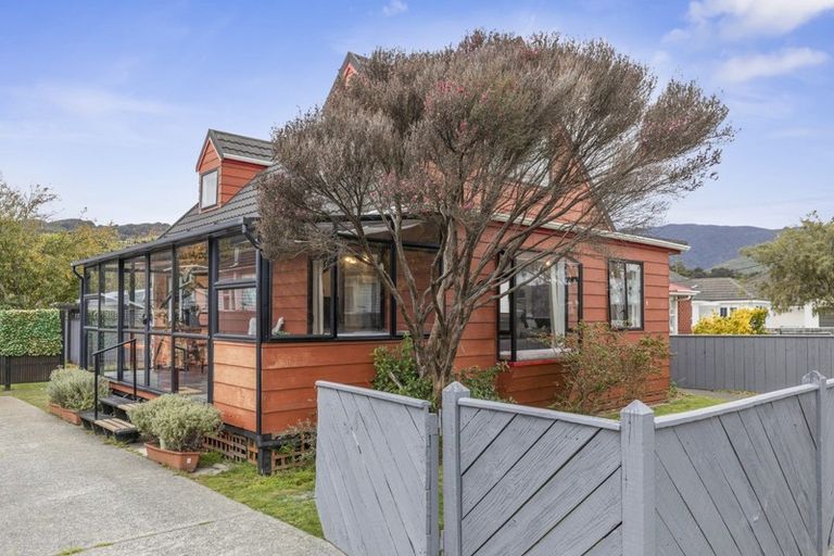 Photo of property in 37a Bledisloe Crescent, Wainuiomata, Lower Hutt, 5014