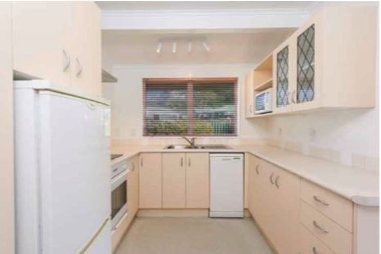 Photo of property in 73 Marine Parade, Seatoun, Wellington, 6022