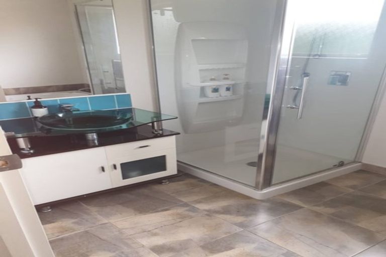 Photo of property in 75 Waikawa Beach Road, Manakau, Levin, 5573