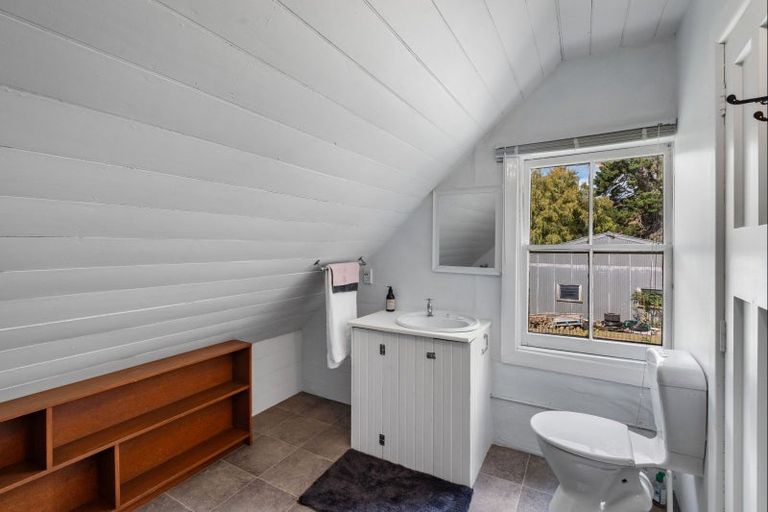 Photo of property in 8 Shadbolts Road, Pigeon Bay, Akaroa, 7583