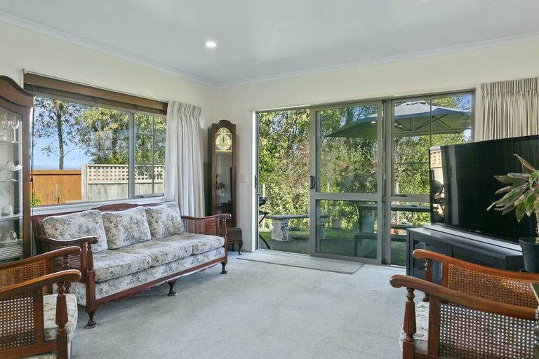 Photo of property in 33 Lakeridge Close, Rangatira Park, Taupo, 3330