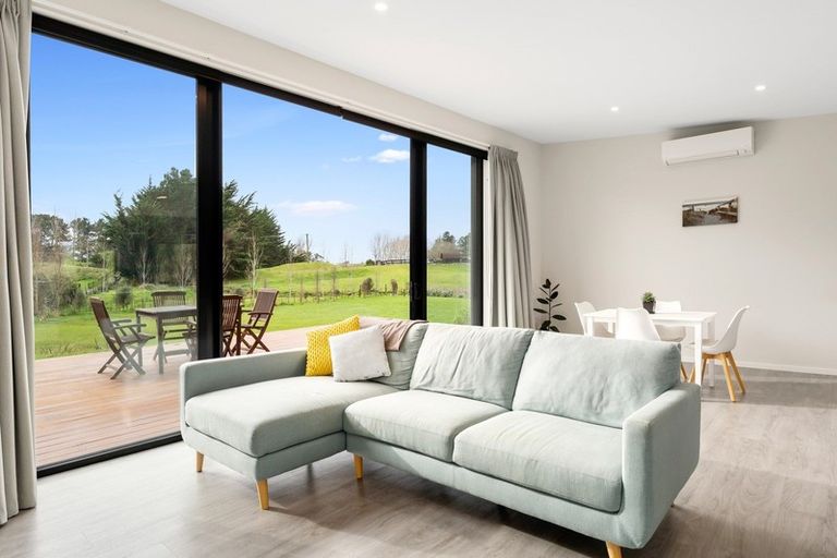 Photo of property in 22 Kristin Place, Manakau, Levin, 5573