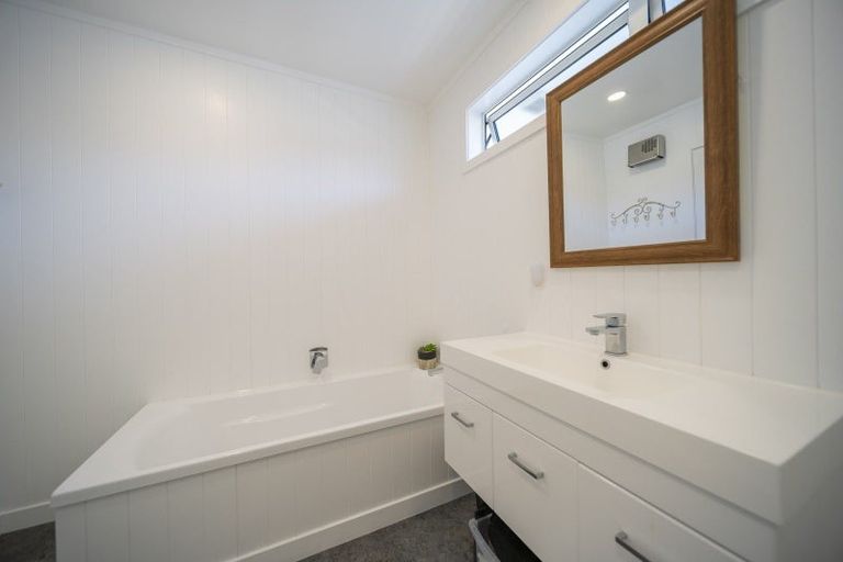 Photo of property in 5 Orbell Crescent, Te Anau, 9679