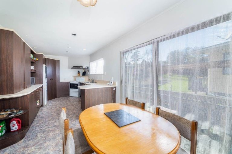 Photo of property in 16 Crompton Road, Massey, Auckland, 0614