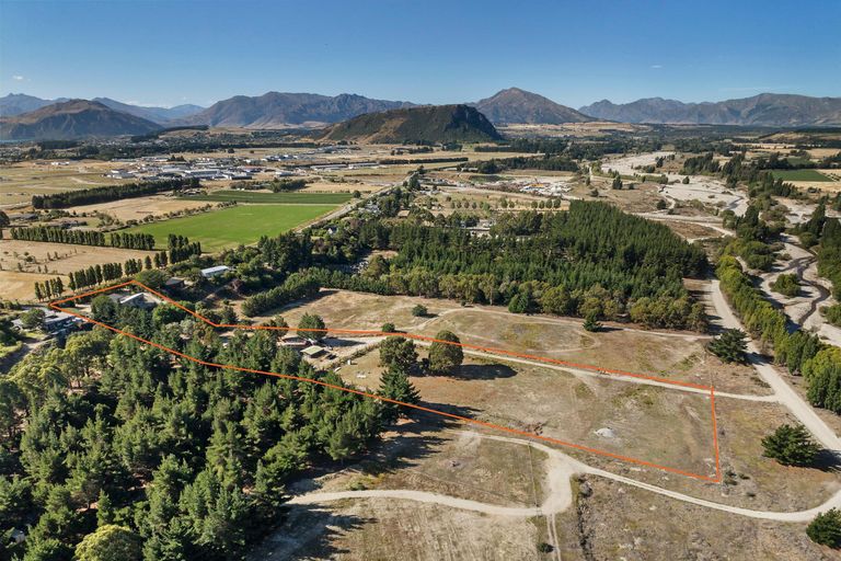 Photo of property in 293 Riverbank Road, Wanaka, 9382