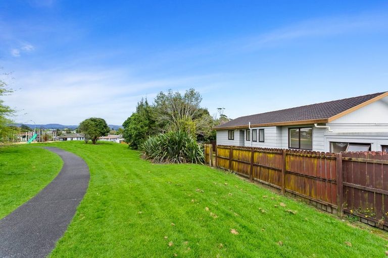Photo of property in 2/73 Luanda Drive, Ranui, Auckland, 0612