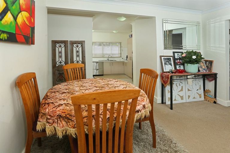 Photo of property in 1/3185 Great North Road, New Lynn, Auckland, 0600