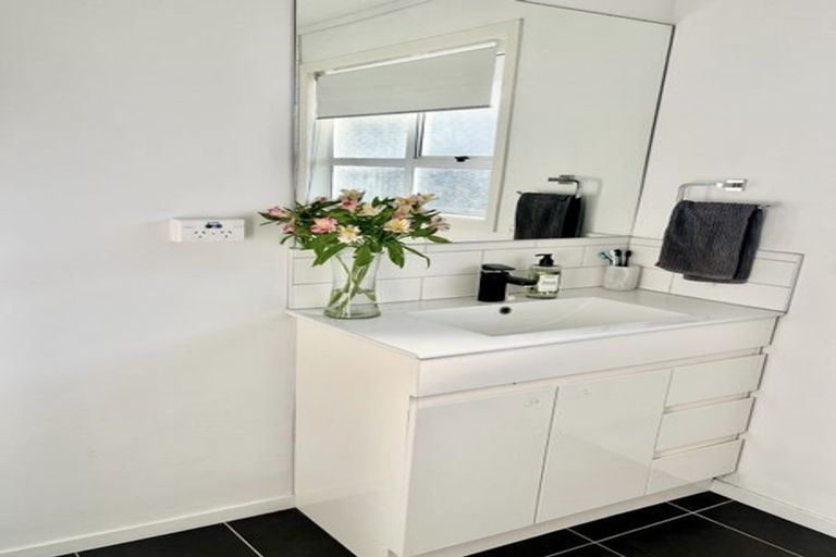 Photo of property in 120 Mountain Road, Mangere Bridge, Auckland, 2022