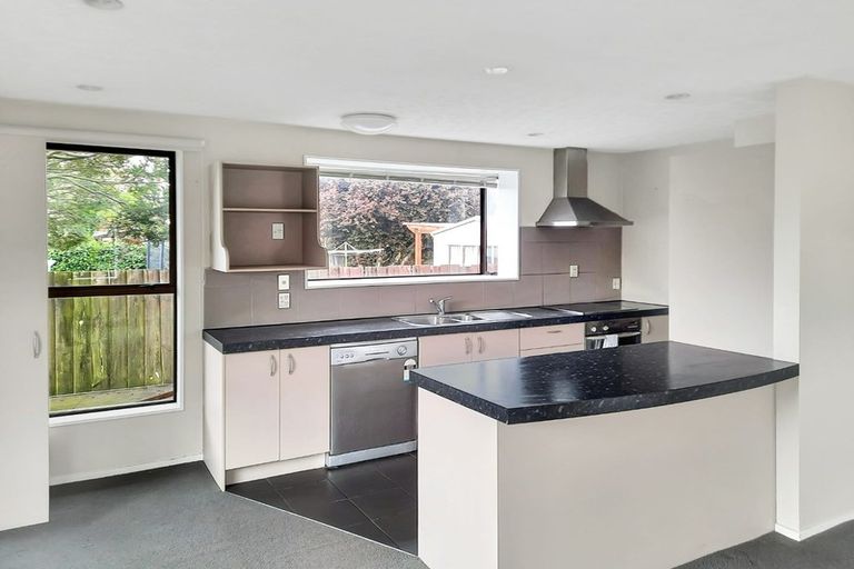 Photo of property in 2/46 Vagues Road, Northcote, Christchurch, 8052