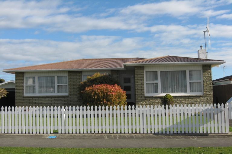 Photo of property in 6 Grey Street, Levin, 5510