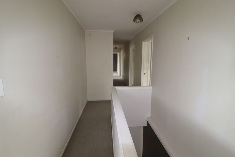 Photo of property in 142 Mokoia Road, Chatswood, Auckland, 0626