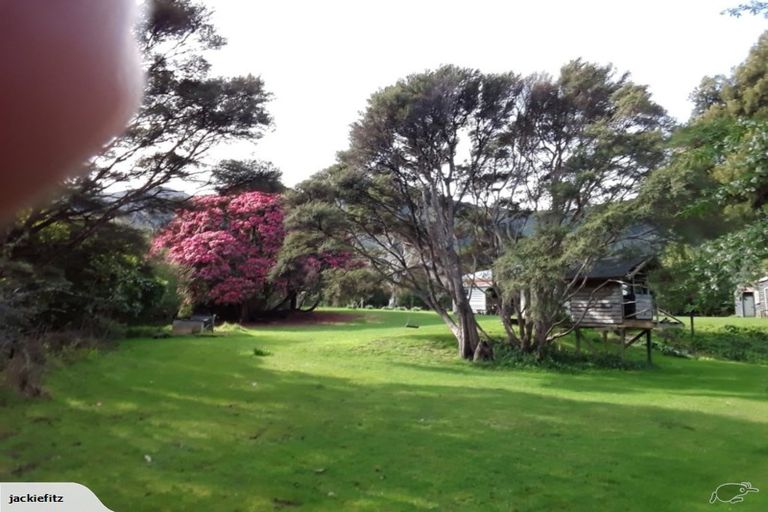 Photo of property in 5633 Kenepuru Road, Waitaria Bay, Picton, 7282