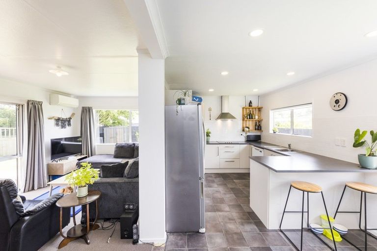 Photo of property in 10 Ashton Place, Highbury, Palmerston North, 4412