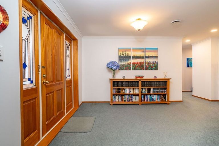 Photo of property in 2 Sunninghurst Drive, Fairfield, Dunedin, 9018