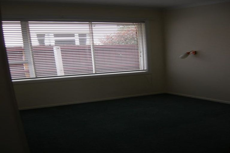 Photo of property in 1/77 Memorial Avenue, Ilam, Christchurch, 8053