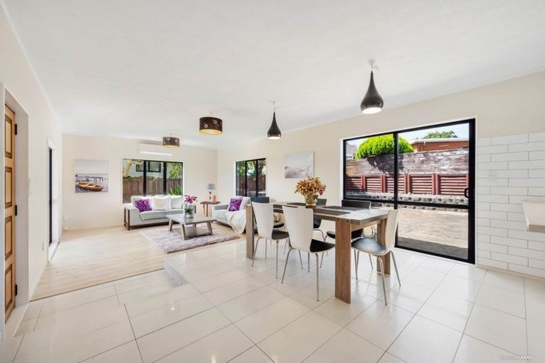 Photo of property in 6 Crail Court, Totara Heights, Auckland, 2105