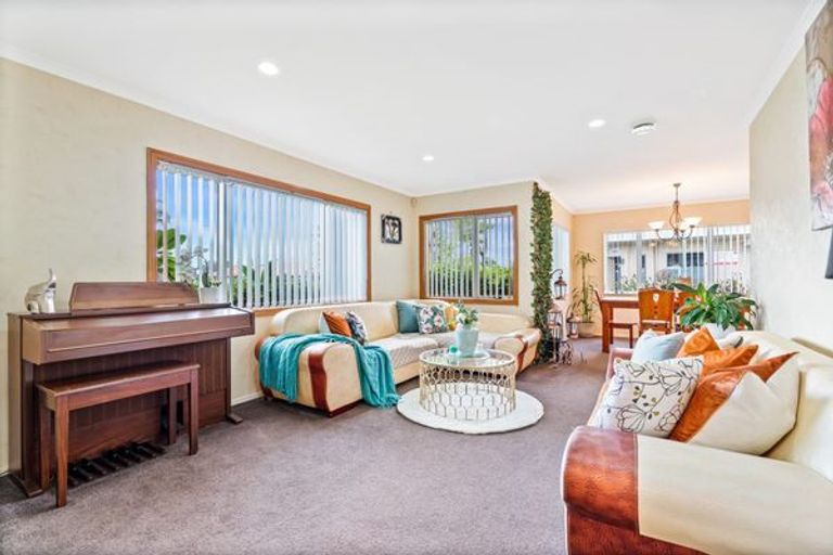 Photo of property in 11 Barcaldine Road, Flat Bush, Auckland, 2016