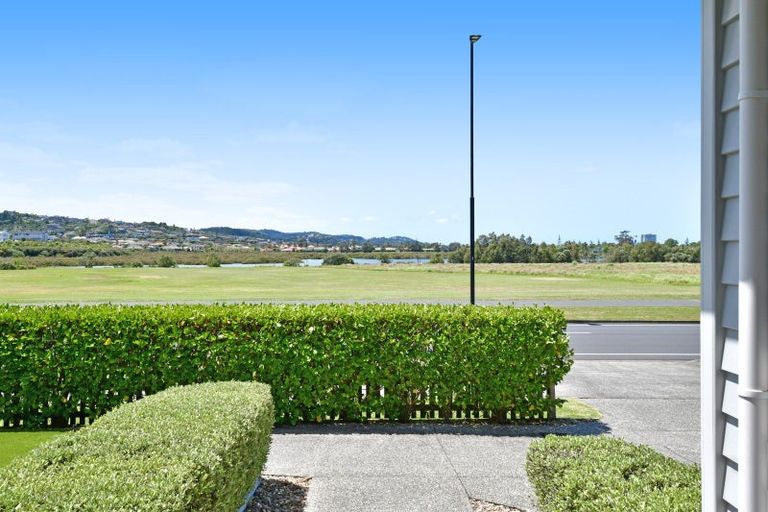 Photo of property in 225 Millwater Parkway, Silverdale, 0932