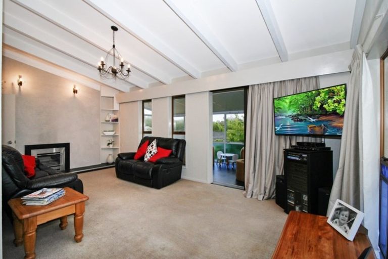 Photo of property in 49 Cumberland Street, Merrilands, New Plymouth, 4312