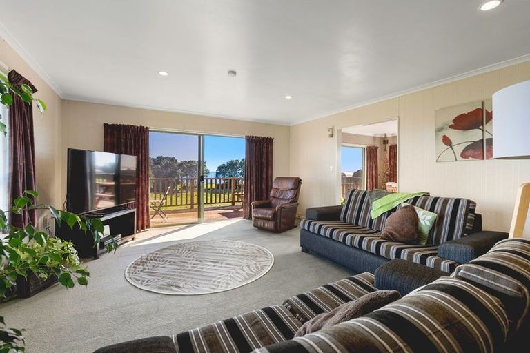 Photo of property in 49 Battiscombe Terrace, Waitara, 4320