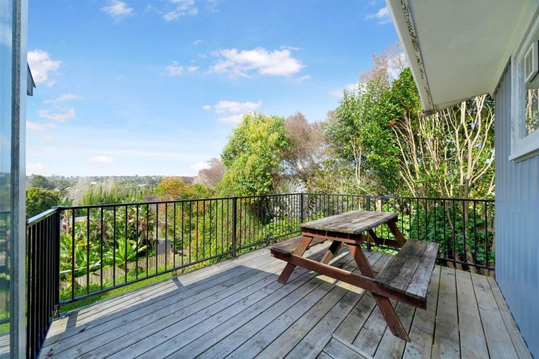 Photo of property in 2/2 Kashmir Road, Glen Eden, Auckland, 0602