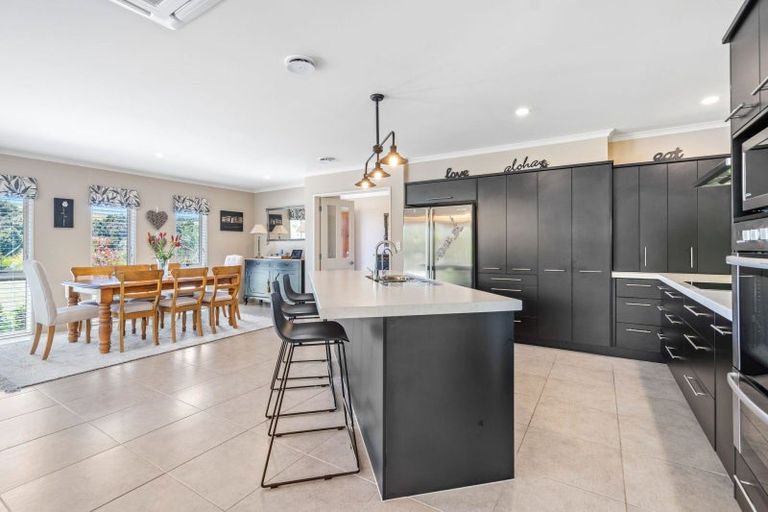 Photo of property in 1 Catherin Servant Close, Maunu, Whangarei, 0110