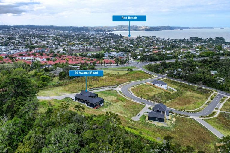 Photo of property in 20 Awanui Road, Red Beach, 0932