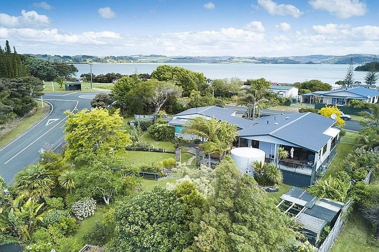 Photo of property in 4 Peninsula Parade, Hihi, Mangonui, 0494