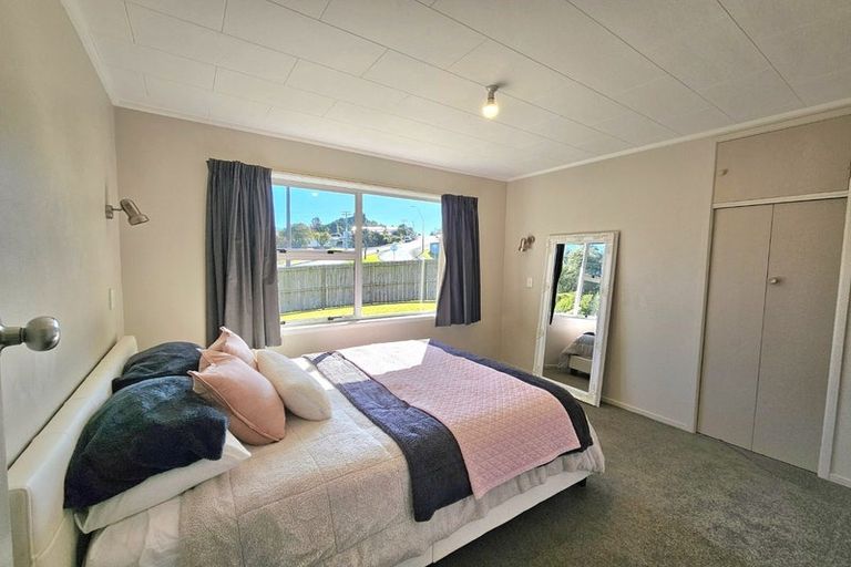 Photo of property in 235 Heta Road, Merrilands, New Plymouth, 4312