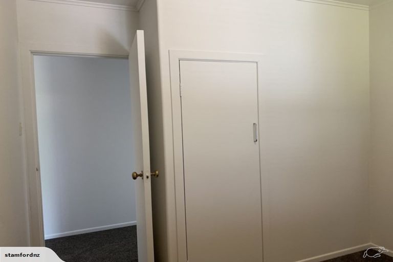 Photo of property in 32 Taupo Street, Green Bay, Auckland, 0604