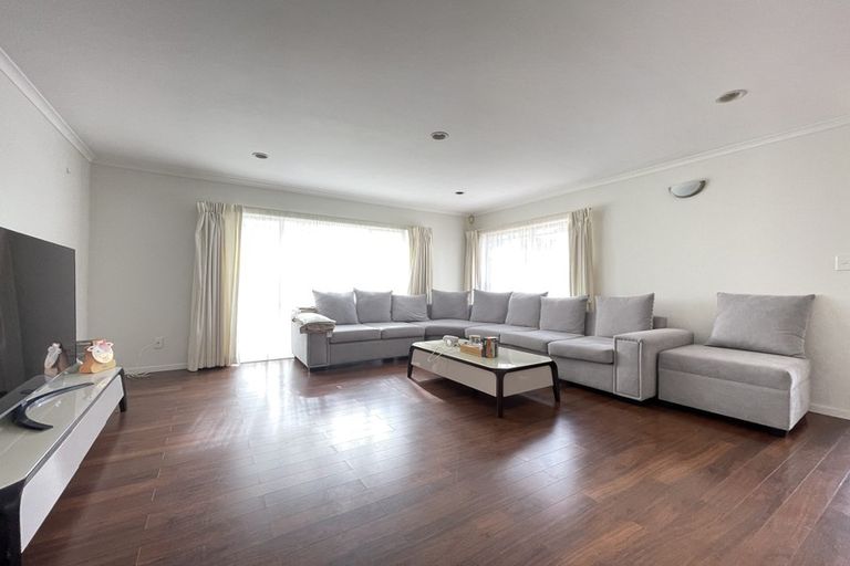 Photo of property in 30 Venus Place, Half Moon Bay, Auckland, 2012