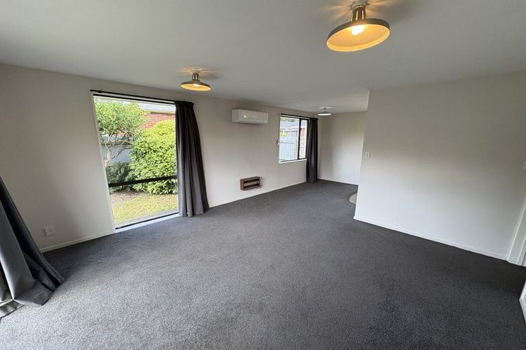 Photo of property in 21 Ballantyne Avenue, Upper Riccarton, Christchurch, 8041