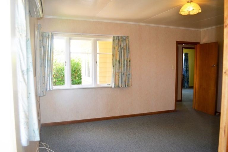 Photo of property in 15 Ferry Road, Waipu, 0510