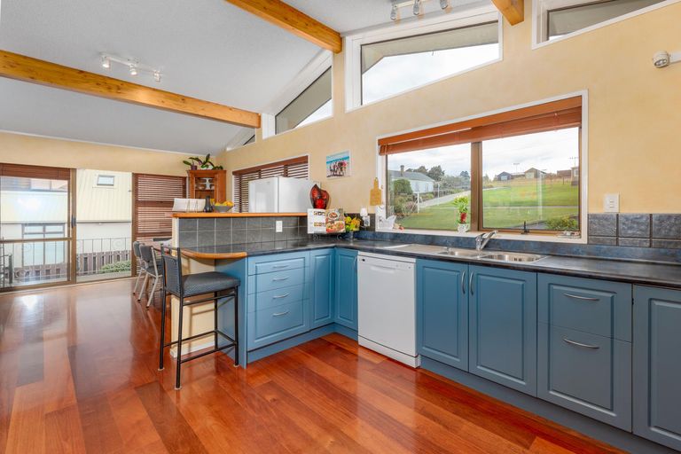 Photo of property in 170 Bombay Road, Bombay, 2675