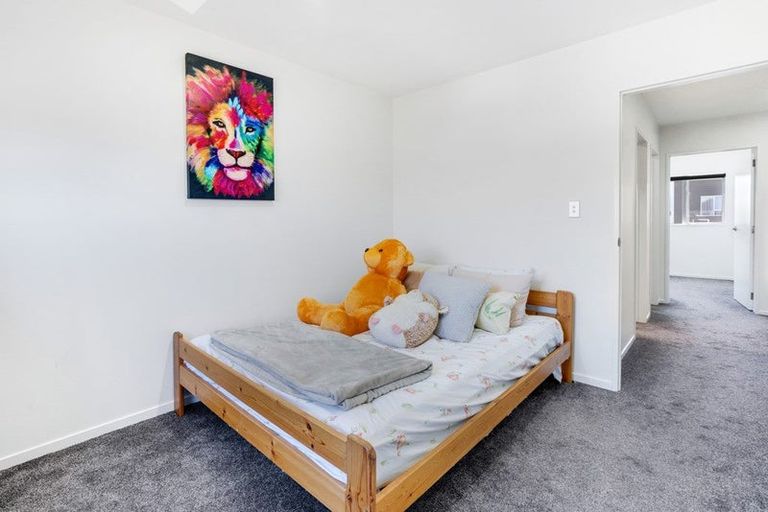 Photo of property in 17 Valour Lane, Papakura, 2110