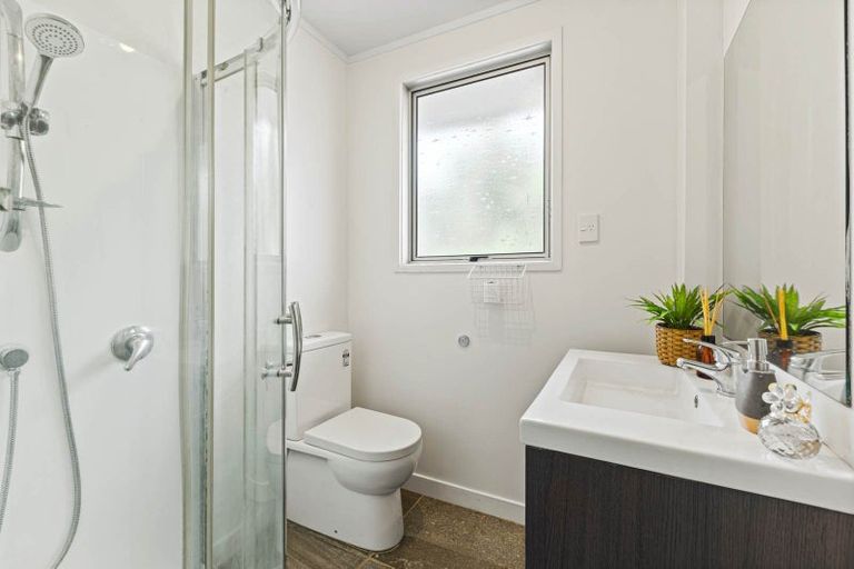 Photo of property in 60a Swaffield Road, Papatoetoe, Auckland, 2025