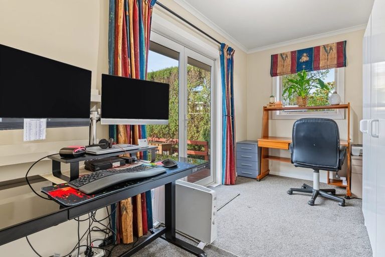 Photo of property in 43 Daniels Road, Redwood, Christchurch, 8051