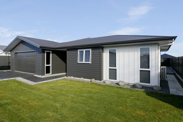 Photo of property in 27 Noumea Drive, Rangatira Park, Taupo, 3330