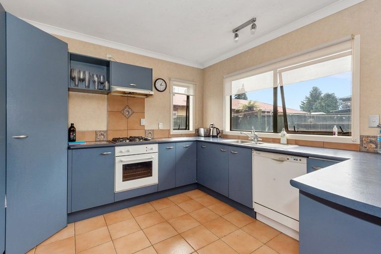 Photo of property in 43 Catalina Drive, Melville, Hamilton, 3206