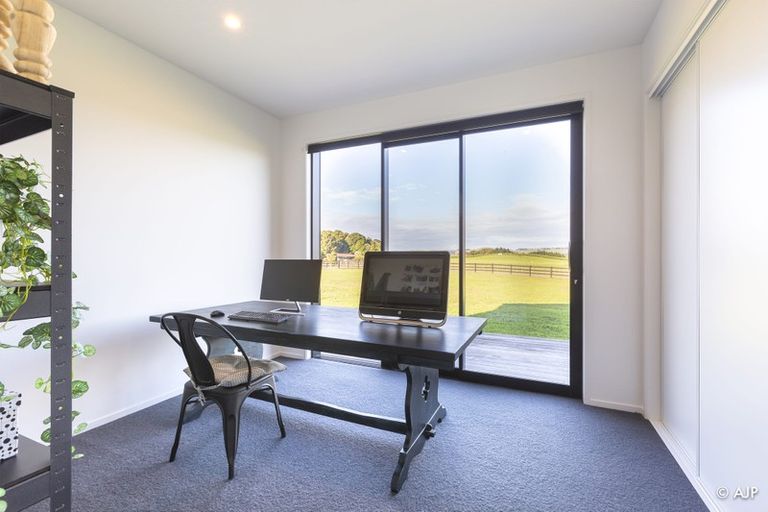 Photo of property in 15 Kotuku Road, Waiuku, 2682